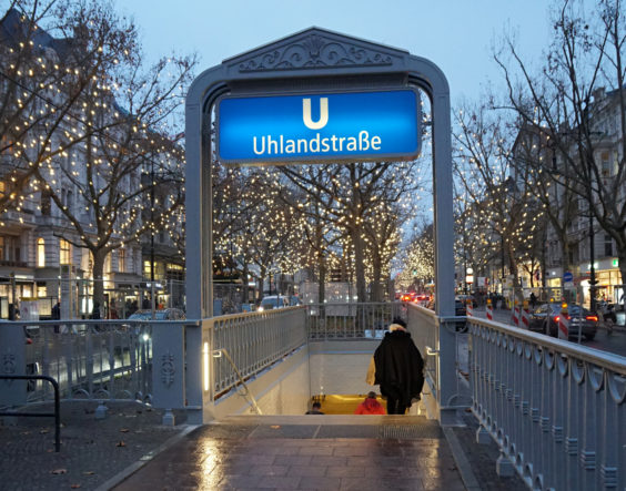 U-Bhf. Uhlandstraße